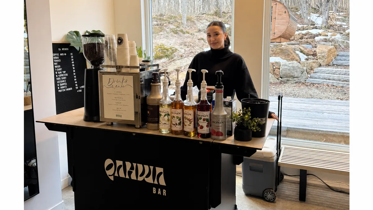 Qahwa Bar pop-up stand